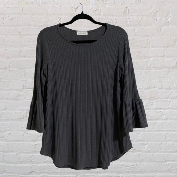 137. BENNIE+OLIVE Maternity Sweater - Size Small - Picture 1 of 4